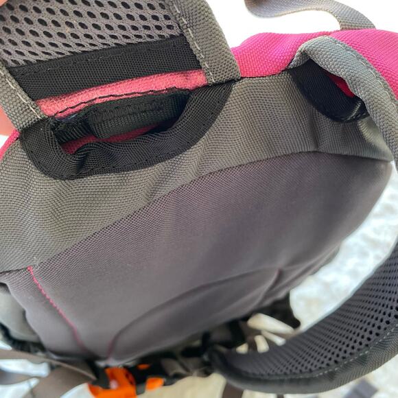 REI Women's Nalgene Hydration Backpack Pink Hiking Camping Outdoors Adventure - Picture 9 of 13